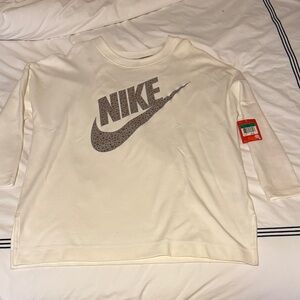 Nike Women’s White Long Sleeve Tee